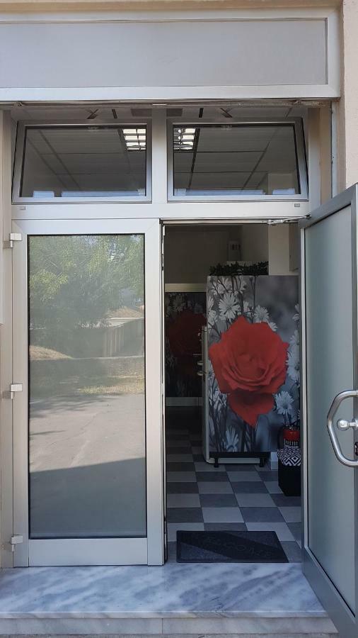 Ferienwohnung Studio Two Roses Split Exterior foto